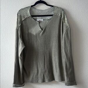 Knox Rose Women's Olive Lace Long Sleeve Tee